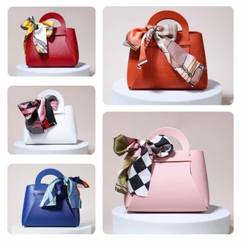 {{productViewItem.photos[photoViewList.activeNavIndex].Alt || productViewItem.photos[photoViewList.activeNavIndex].Description || 'Сумочка подарочная, экокожа 12х5.5х13 см'}}