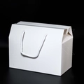 Подарочная коробка с ручками 20х11х15 см (кратно 12) K028-20x11x15:KB